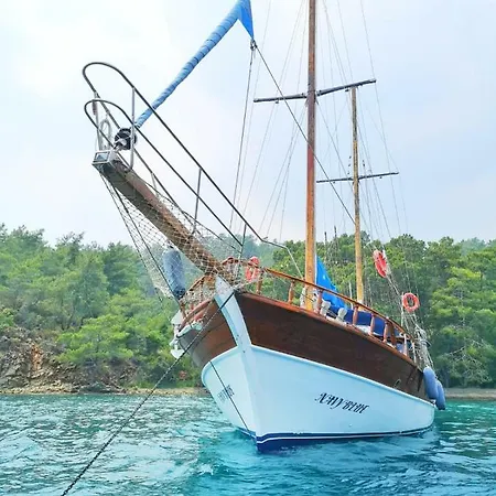 Ide Yacht Blue Voyage 보트호텔 말마리스